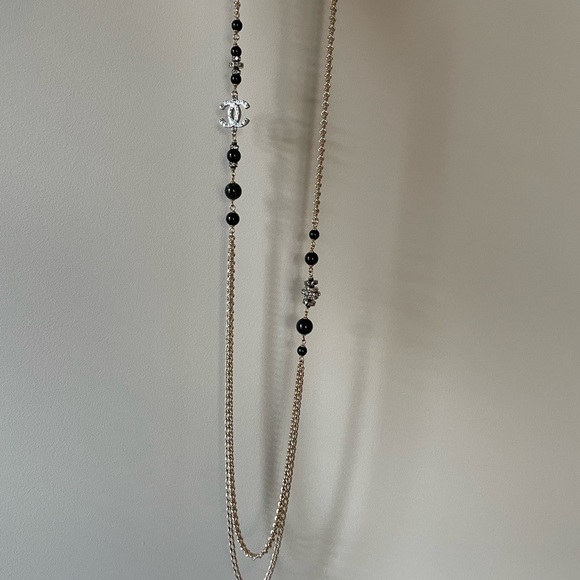 New Chanel Long Gold-tone Necklace with Resine Beads - Picture 4 of 17